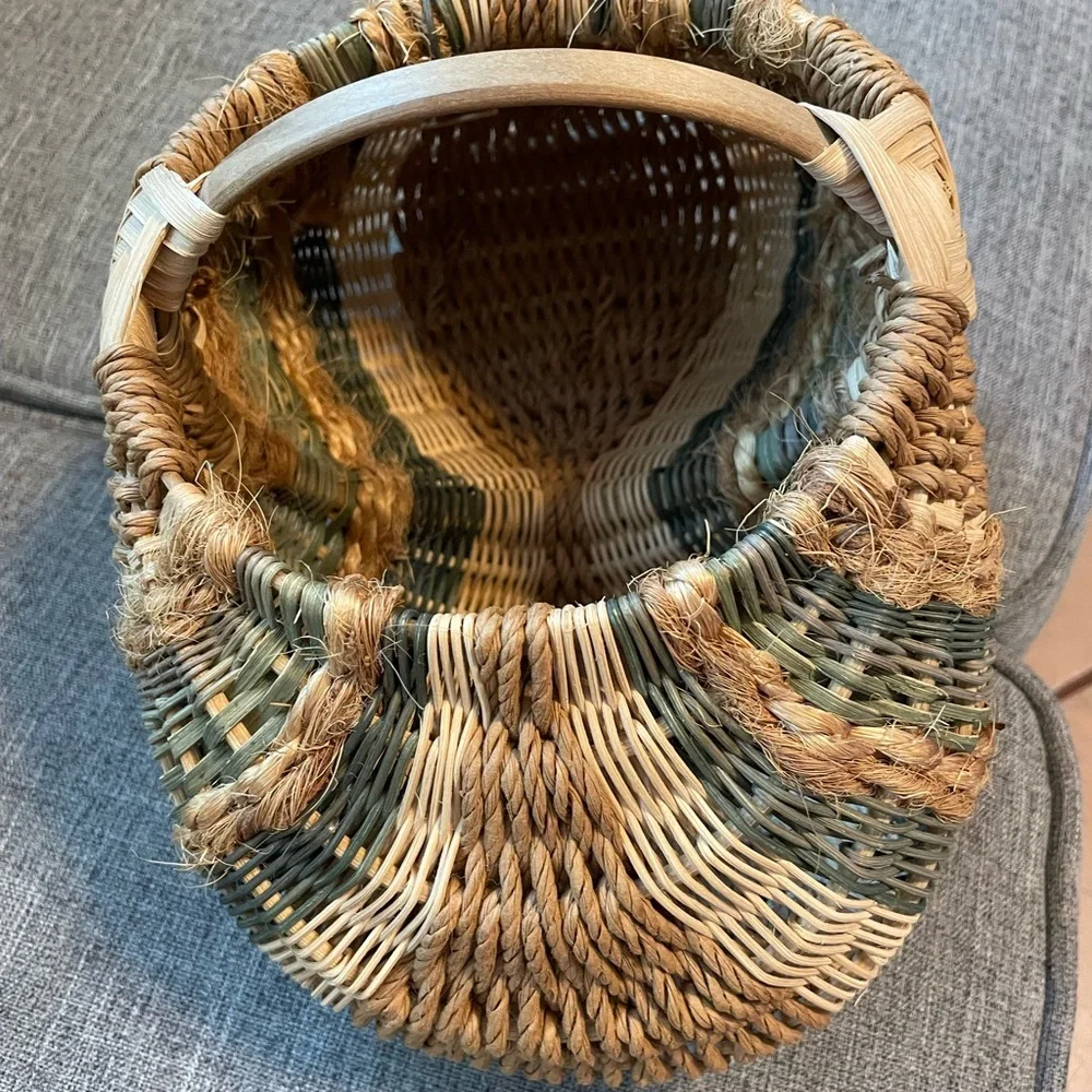 Handwoven Tri color Egg/Butt God’s Eye Gathering Basket bamboo rope Raffeta 10”